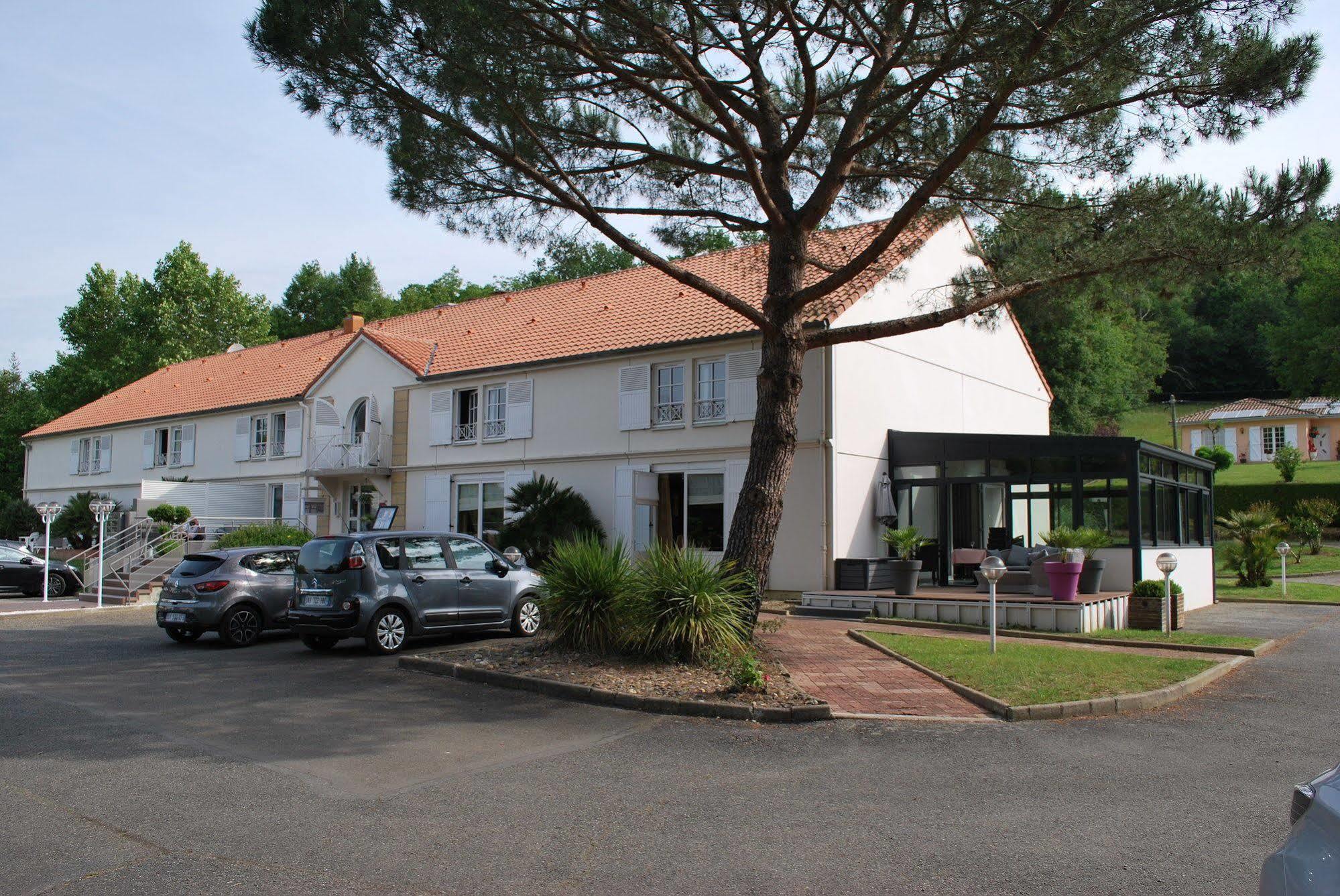 Hotel Le Relais Des Champs Eugenie-les-Bains Exterior photo